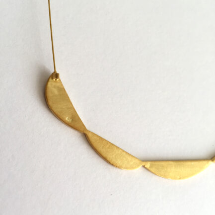 Silver gold-plated necklace with coloured paper inlay