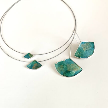 Silver small triangles necklace with coloured paper inlay