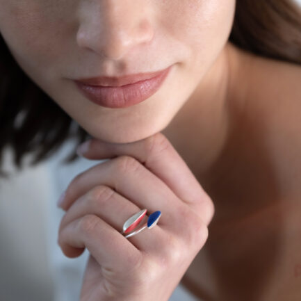 "Ondine" ring with enamel