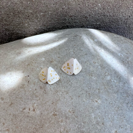 Auriferous moth shape studs